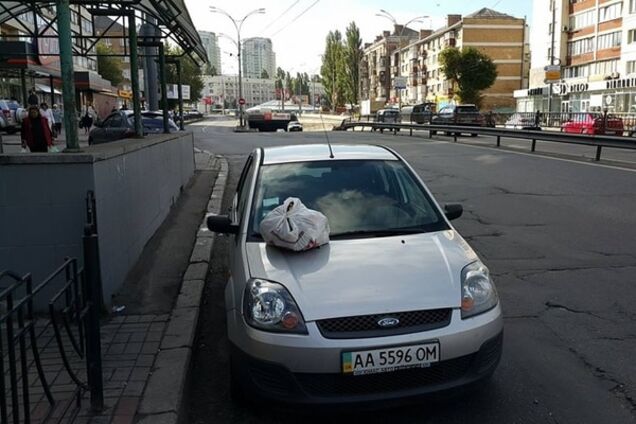 Киевлянин наказал 'героев парковки': фотофакт