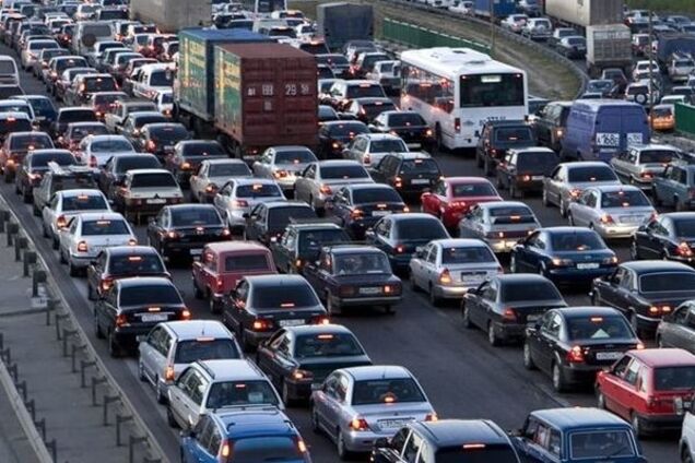 В Киев вернулись масштабные заторы: зафиксирована 6-километровая тянучка