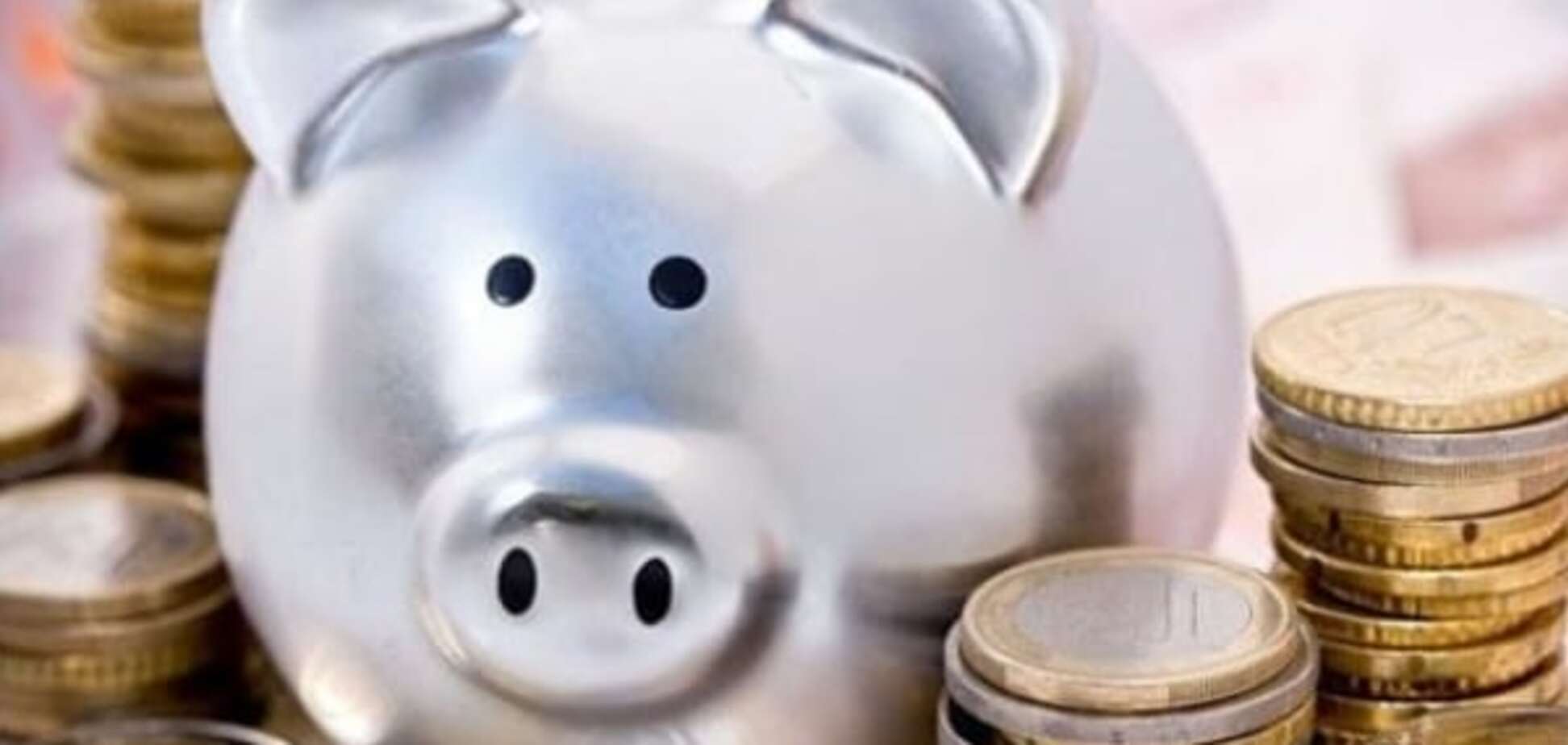 Скрестили пальцы: Медведев заявил о тотальной экономии 'по всем фронтам'