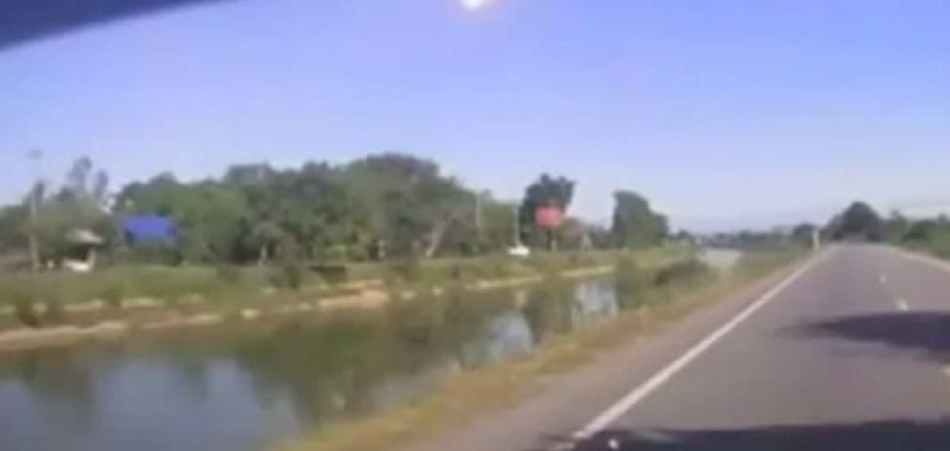 ЗМІ повідомили про падіння метеорита в Таїланді: опубліковано відео