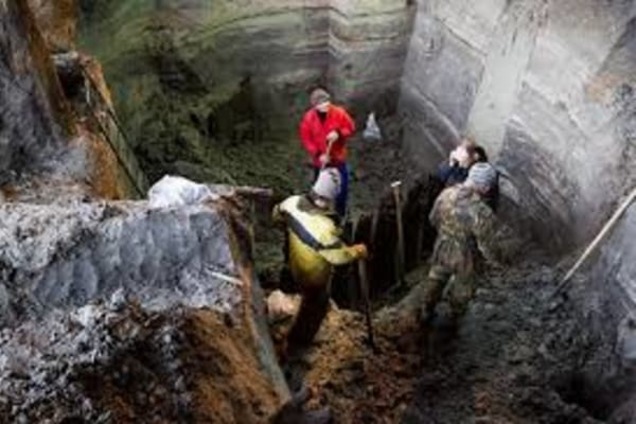 У Києві археологи виявили нові знахідки на Поштовій площі