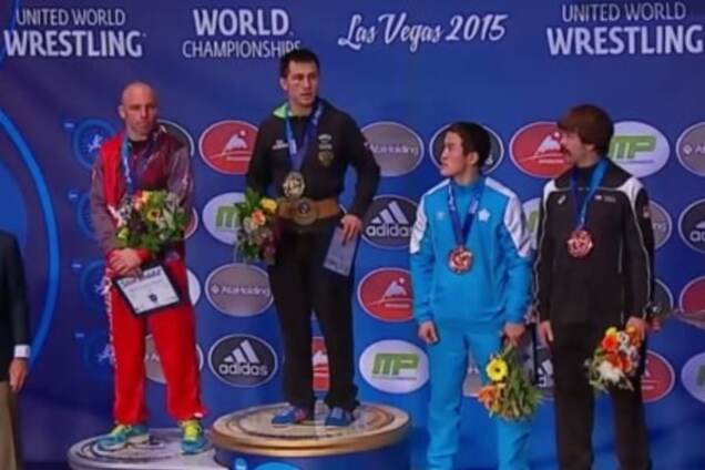 Чемпиона мира в США шокировали гимном России: видео конфуза