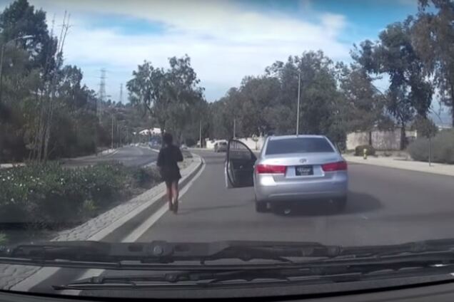 В США девушка устроила немыслимую аварию: видео с места ДТП