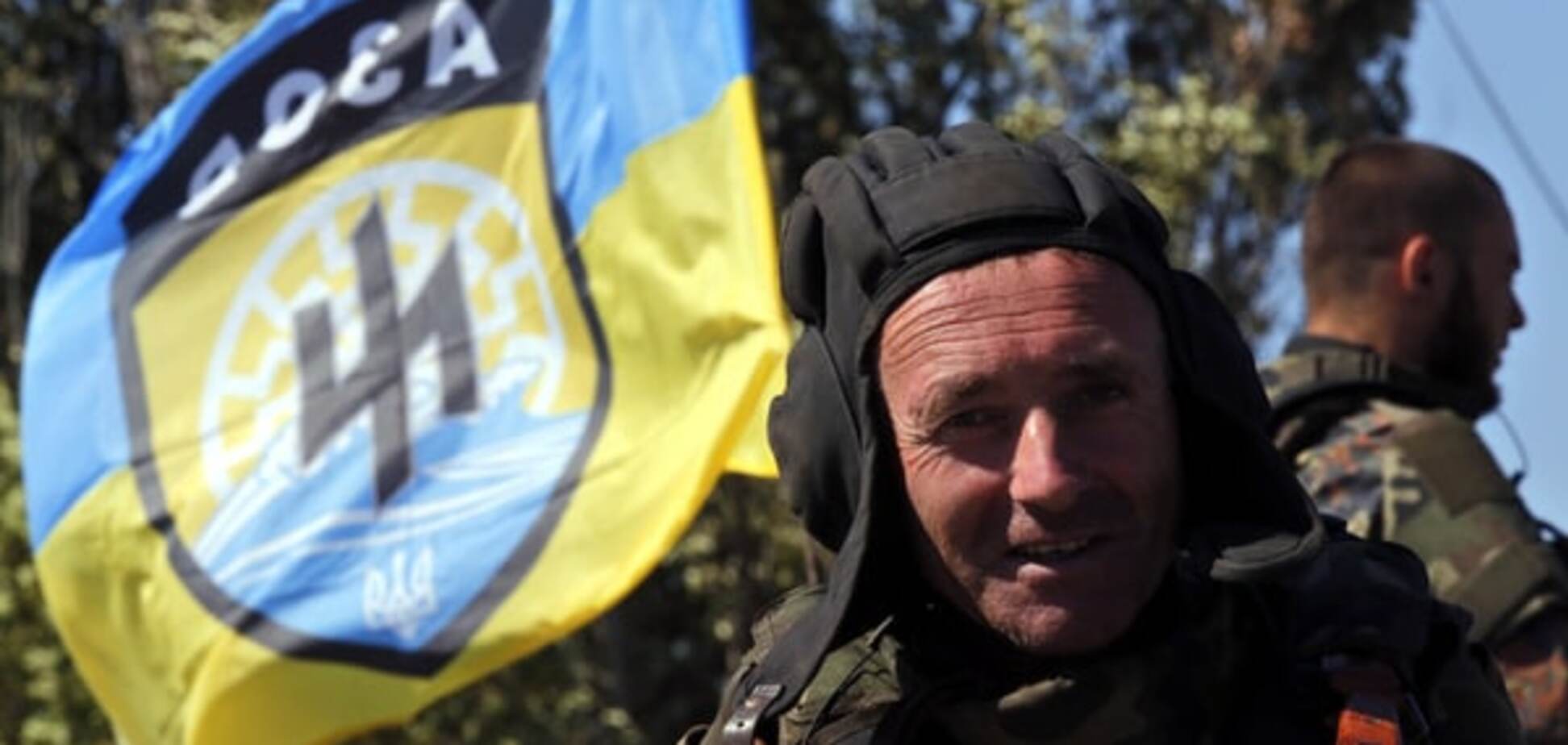 Полк 'Азов' провел марш танков: видеофакт