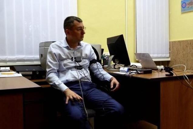 Скандально уволенный замглавы ГФС рассказал о проверке на 'детекторе лжи': опубликованы фото и видео
