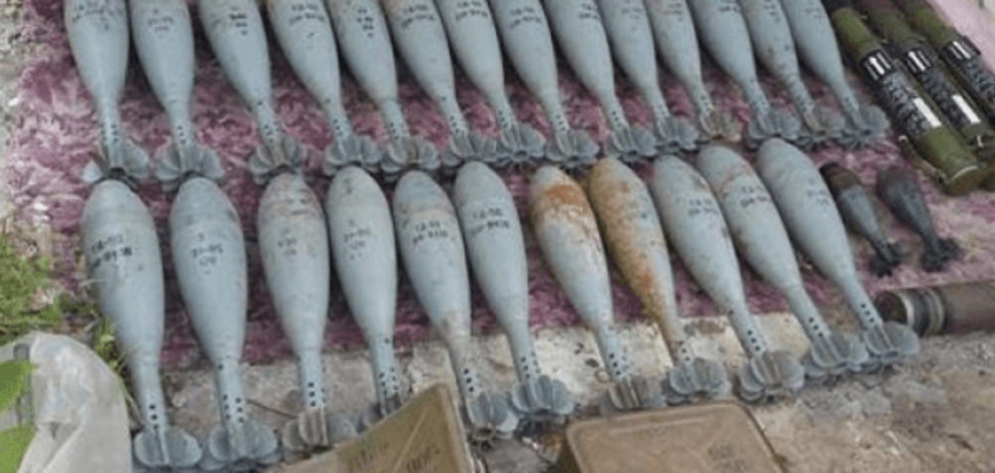 Под Донецком нашли тайник с оружием террористов: опубликованы фото и видео