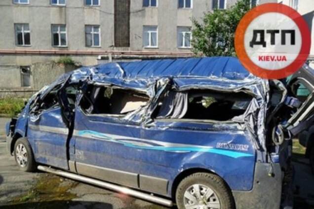 На Винниччине произошло страшное смертельное ДТП: фото с места аварии