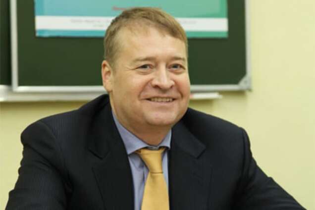 Грозивший перекопать дорогу российский чиновник утверждает, что пошутил