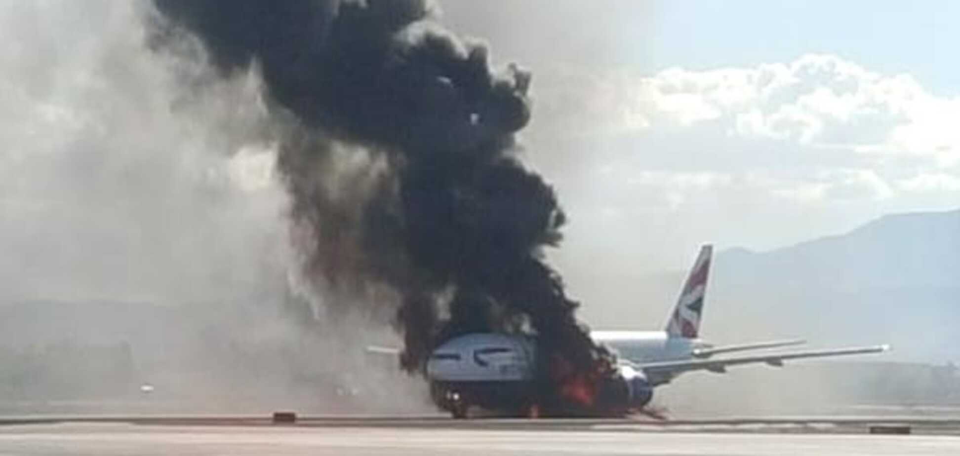 У Лас-Вегасі загорівся лайнер із сотнею пасажирів на борту: опубліковані фото і відео