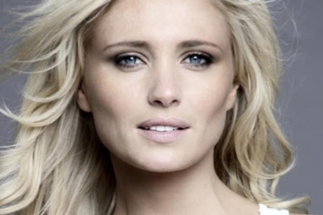 Модель Victoria's Secret вышла из комы после тяжелой травмы