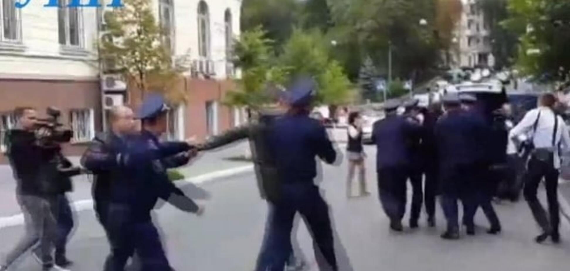 В Киеве на акции протеста задержали трех активистов