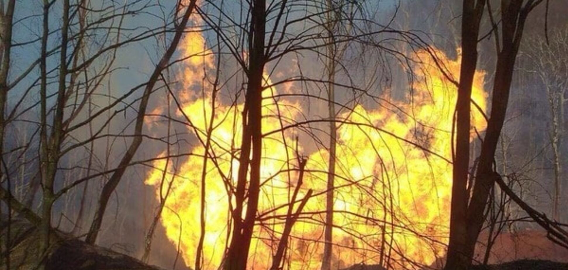 На Закарпатті вибухнув газопровід: стовп вогню піднімався на 50 м