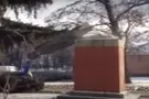 На Полтавщине с драками и скандалами повалили памятник Ленину