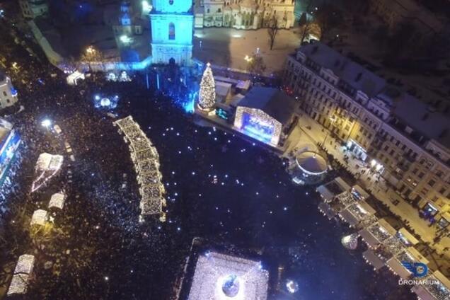 Святкування Нового року в центрі Києва: опубліковано відео з безпілотника