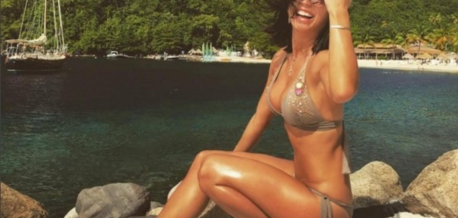 'Ходячий секс!' Жена футболиста сборной Украины восхитила своими формами: горячие фото