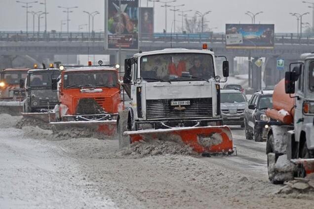 Чому такий жорстокий сніг: коли Київ розчистять від заметів