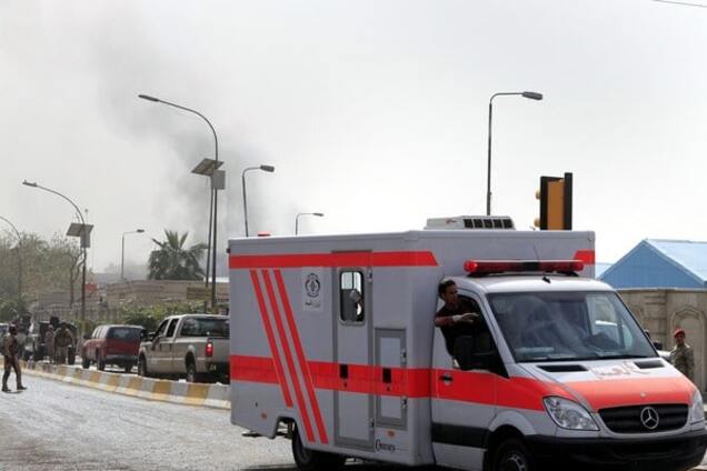 Боевики атаковали торговый центр в Багдаде: десятки заложников и 25 погибших