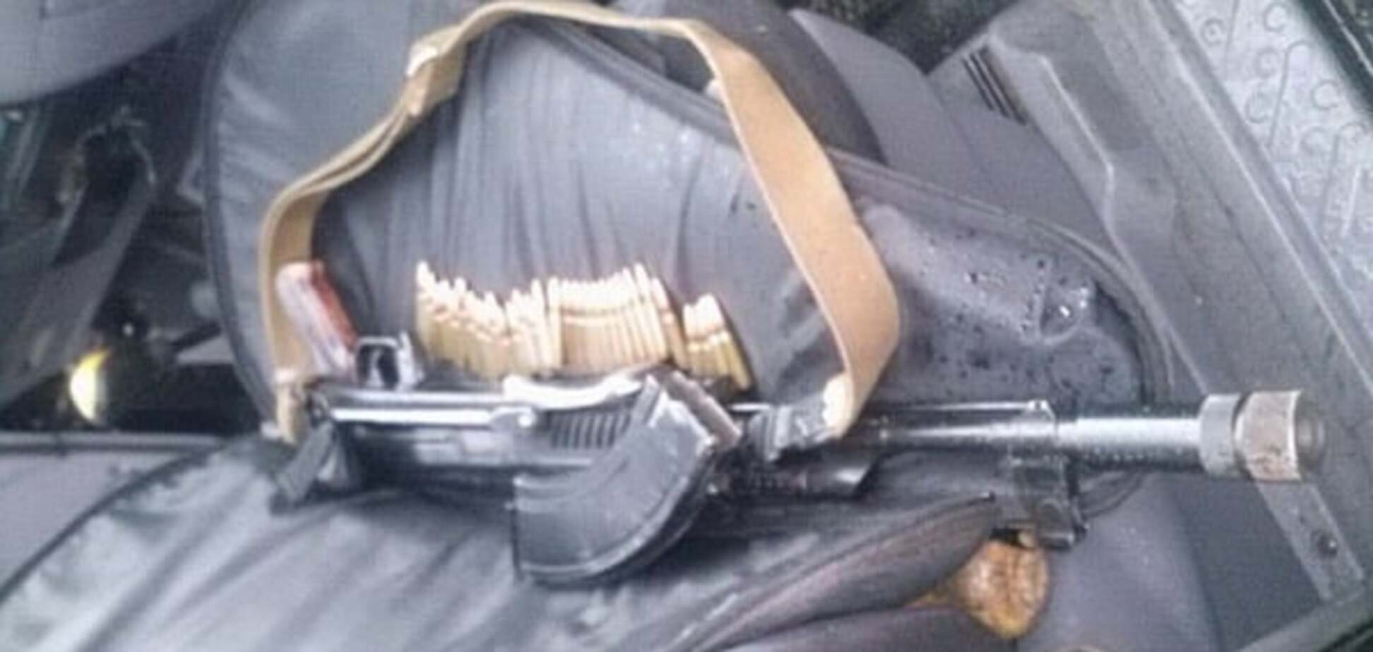 Опять 'Правый сектор'? На въезде в Закарпатье задержали вооруженных бойцов: фотофакт