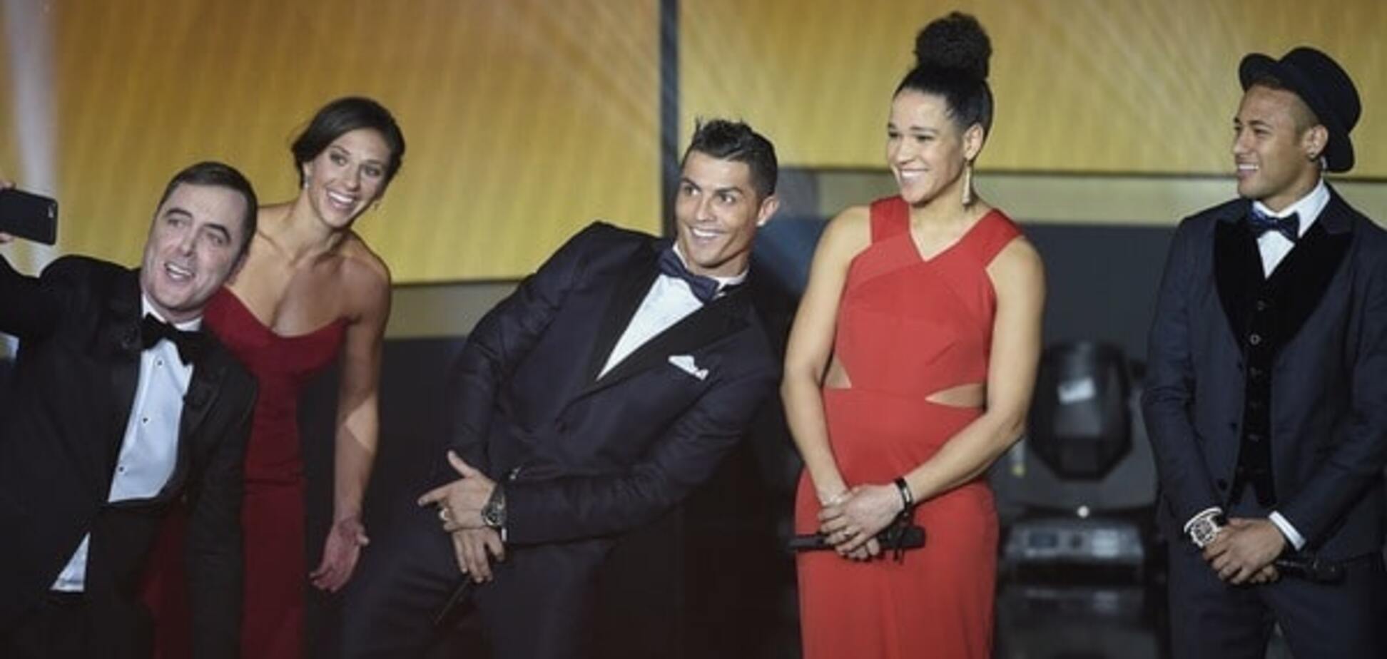 Роналду устроил бойкот звезде 'Барселоны' на церемонии вручения 'Золотого мяча'