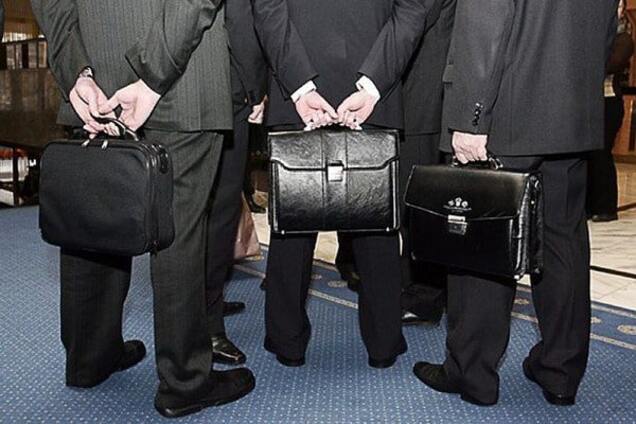 Фуршетная борьба с коррупцией при баннерной демократии