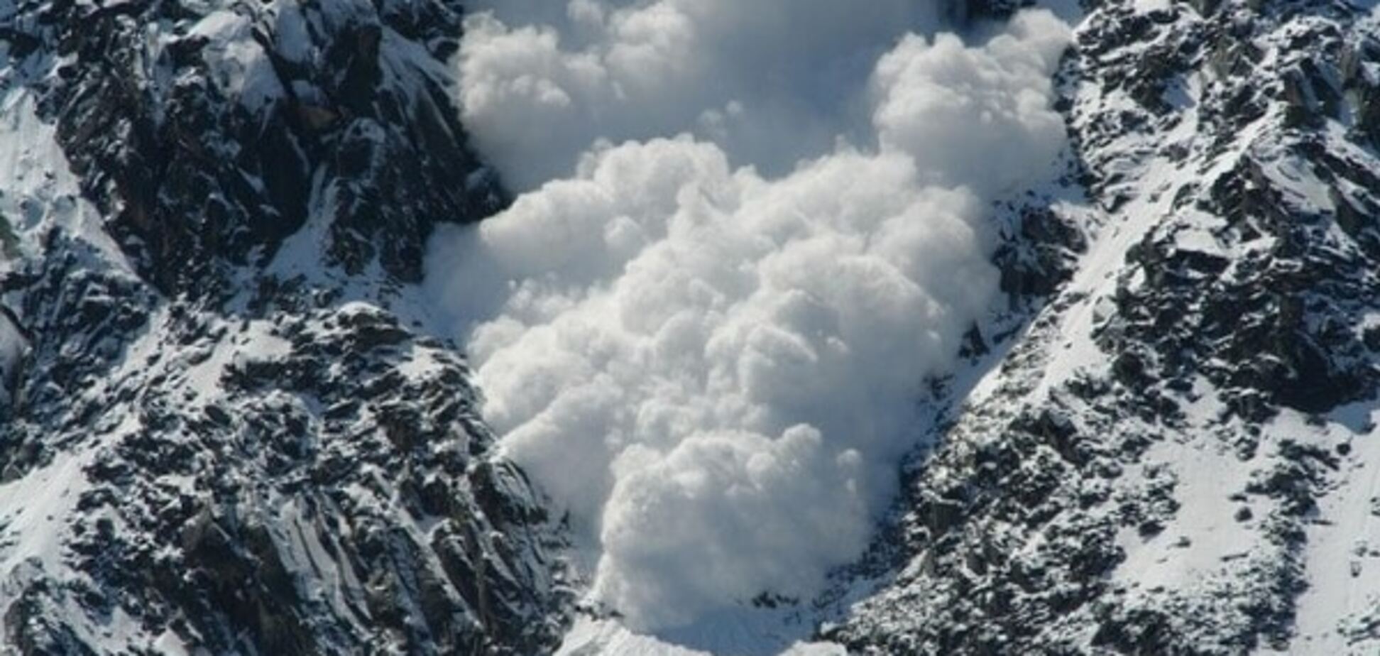 Из-за схода лавины во французских Альпах погиб украинец