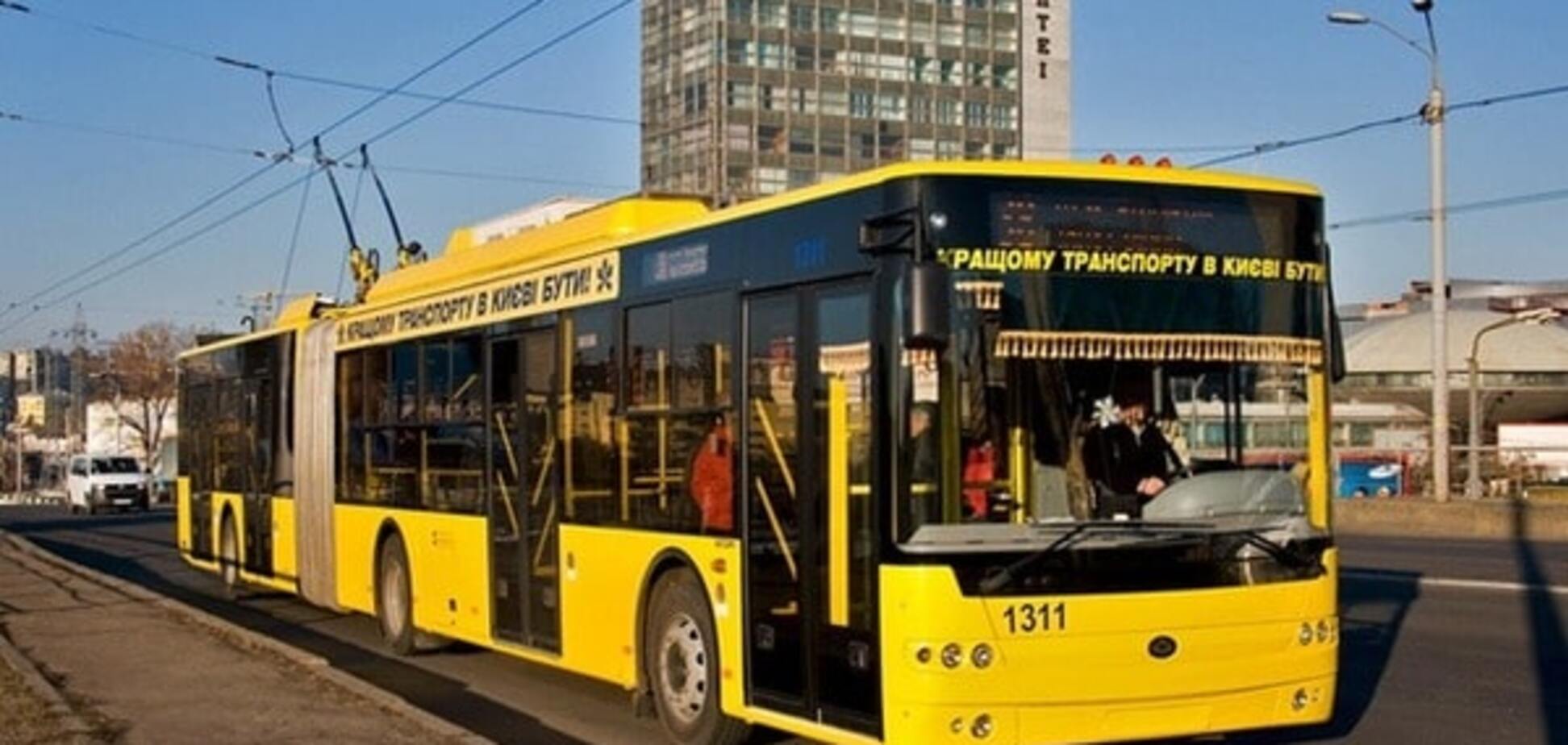 В Киеве школьника ударило током в троллейбусе