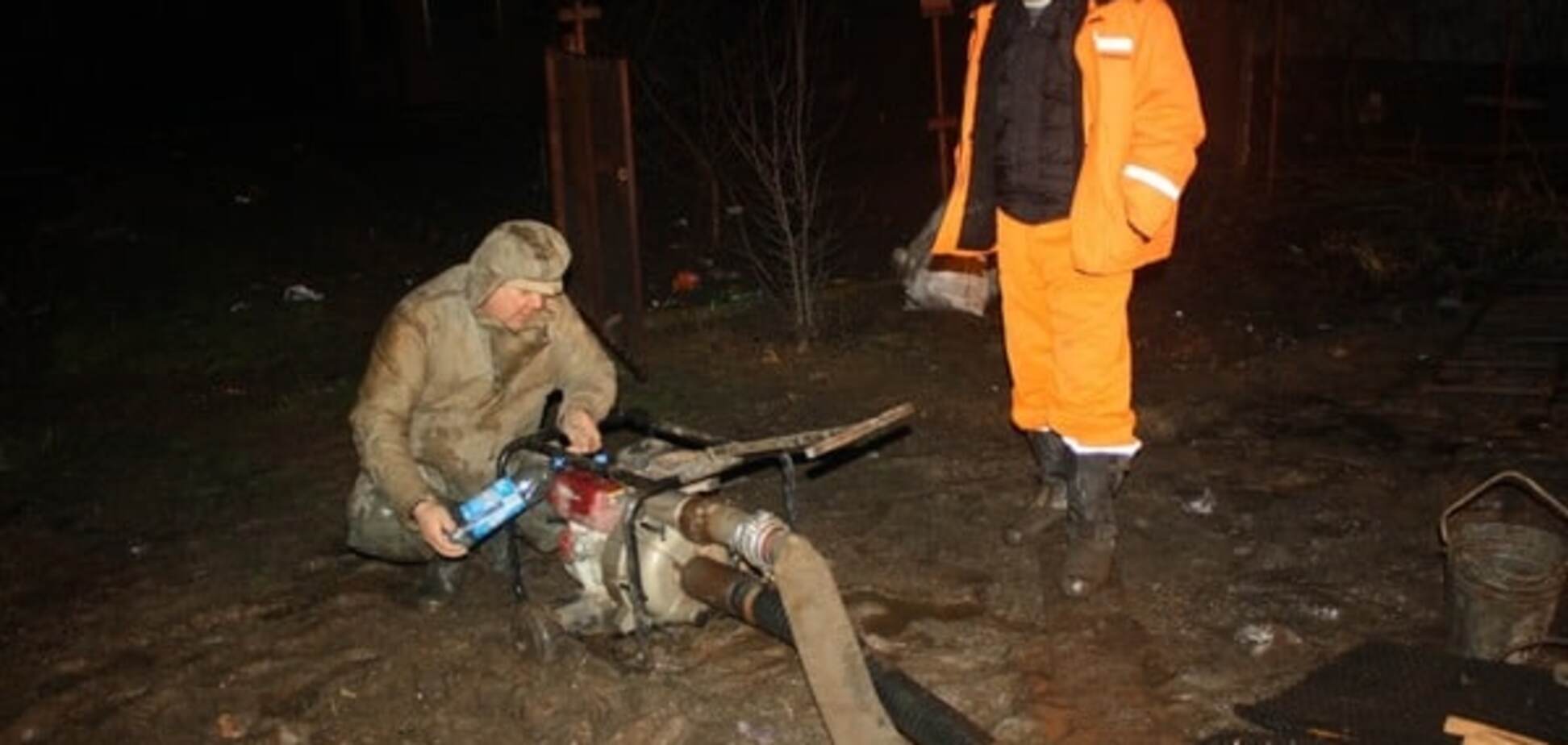 Крупнейший район Запорожья сутки сидит без воды: местных жителей спасает снег