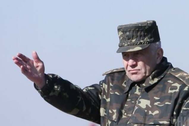 Порошенко уволил скандального генерала с должности командующего Сухопутными войсками