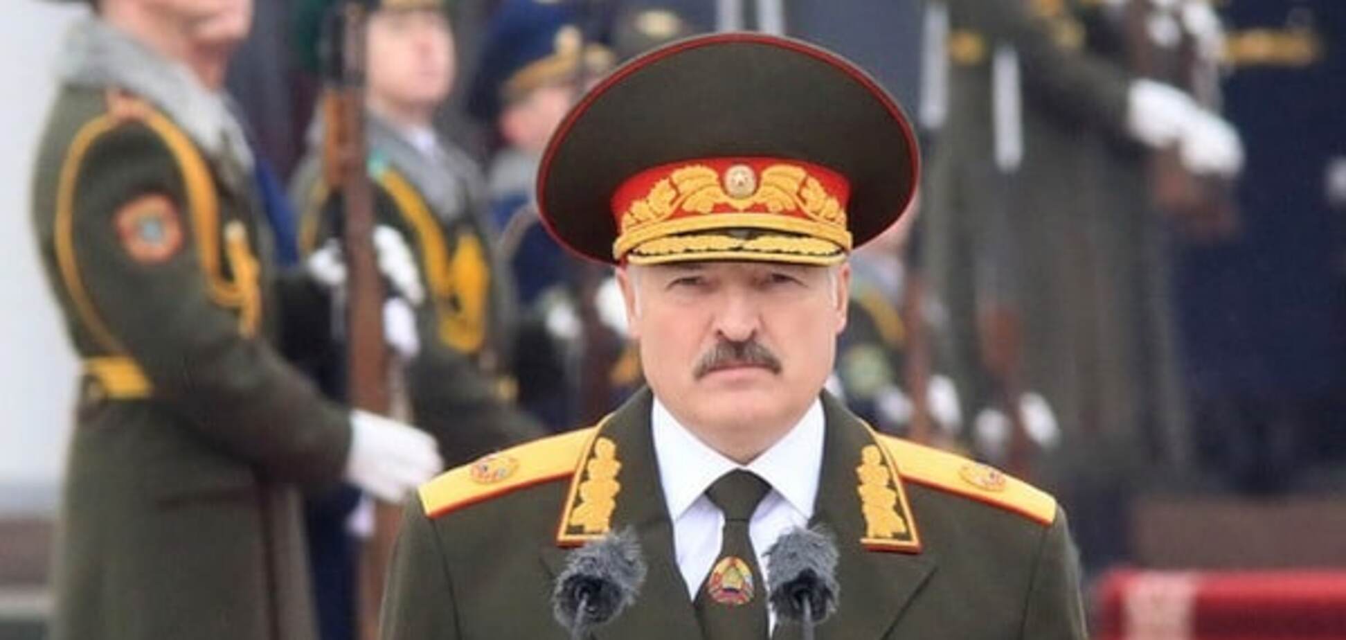 Воевавшие на Донбассе 'смелые белорусы' уже позируют в Минске с оружием - Лукашенко
