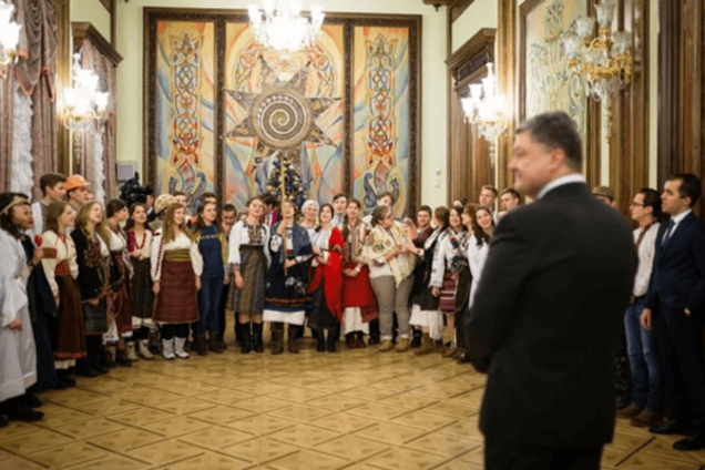У Порошенко побывал необычный вертеп: опубликованы фото и видео