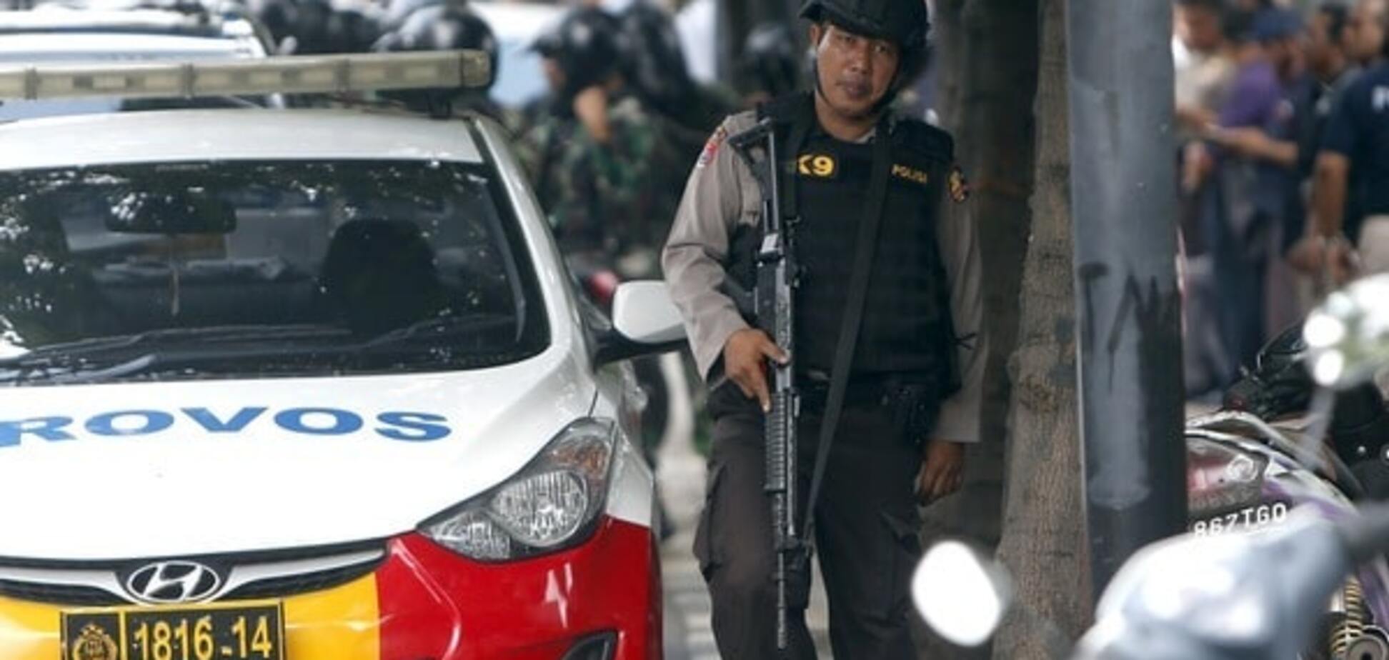 В столице Индонезии прогремела серия взрывов: есть жертвы