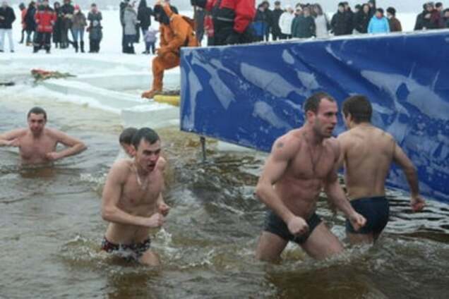 Крещение в Киеве: где искупаться в проруби и освятить воду