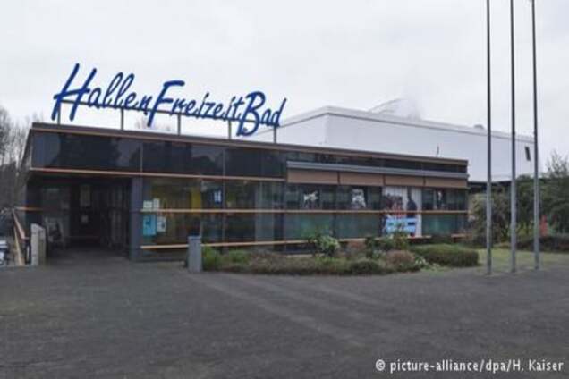 У місті Борнгайм чоловікам-біженцям заборонили відвідувати басейн