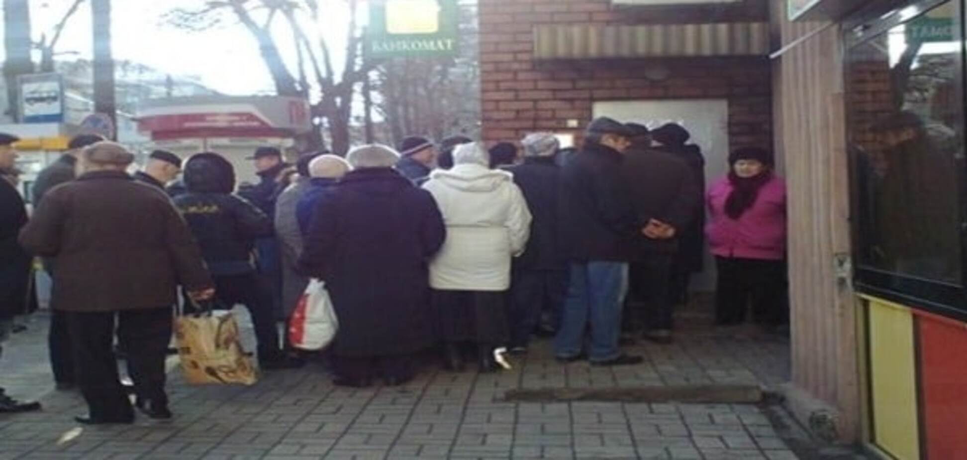 На 'игле' страха: террористы запугали жителей Донецка концлагерями и диверсантами