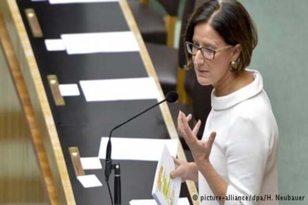 Австрія планує не пропускати біженців, які прямують на північ Європи