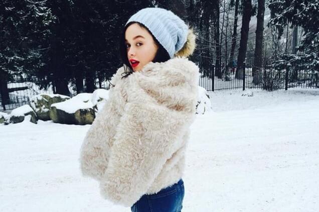 Мария Яремчук выложила загадочное фото в модном пуховике