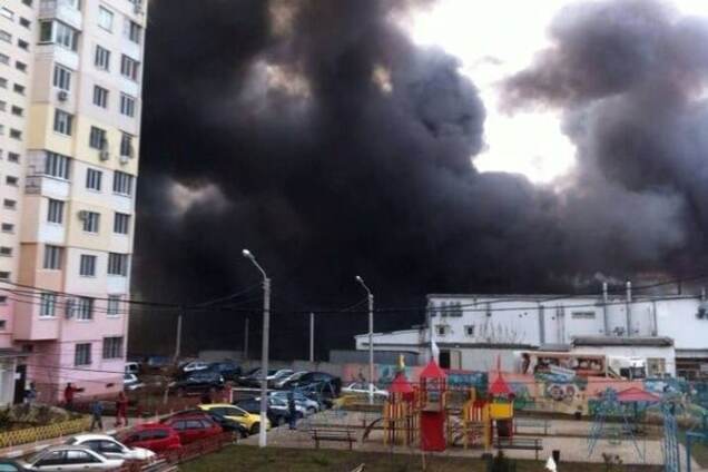 Одессу окутало дымом из-за масштабного пожара: опубликованы фото и видео