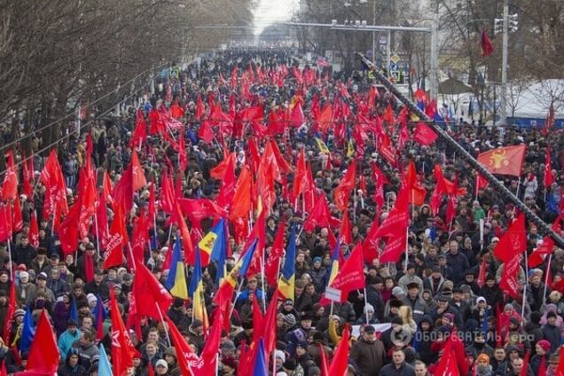 В Кишиневе одновременно прошли три многотысячных протеста