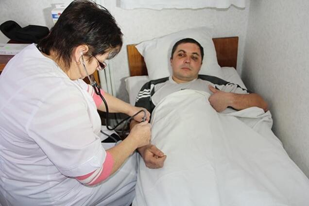 17 на одного: на Чернігівщині по-звірячому побили поліцейського