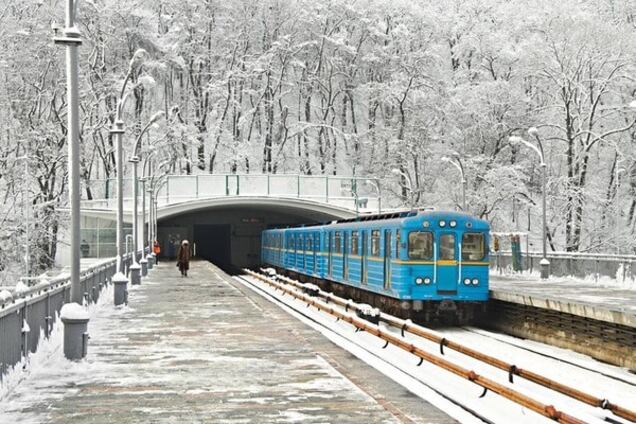 Из-за непогоды в Киеве  поезда метро будут ходить чаще