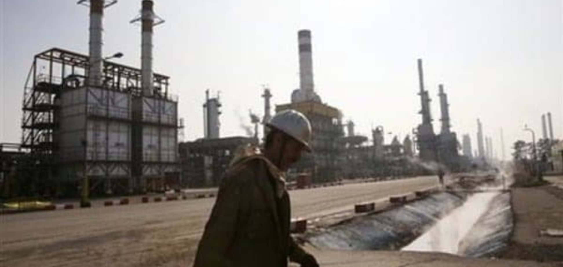 Иран вернули на нефтяной рынок: ЕС и США заявили о снятии санкций