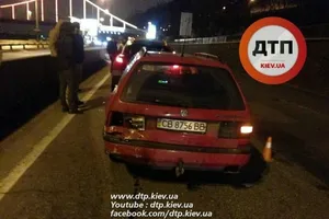 У Києві два Volkswagen "атакували" Infiniti