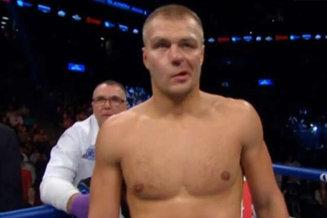 Скандальный боксер Глазков вышел на чемпионский бой без флага Украины