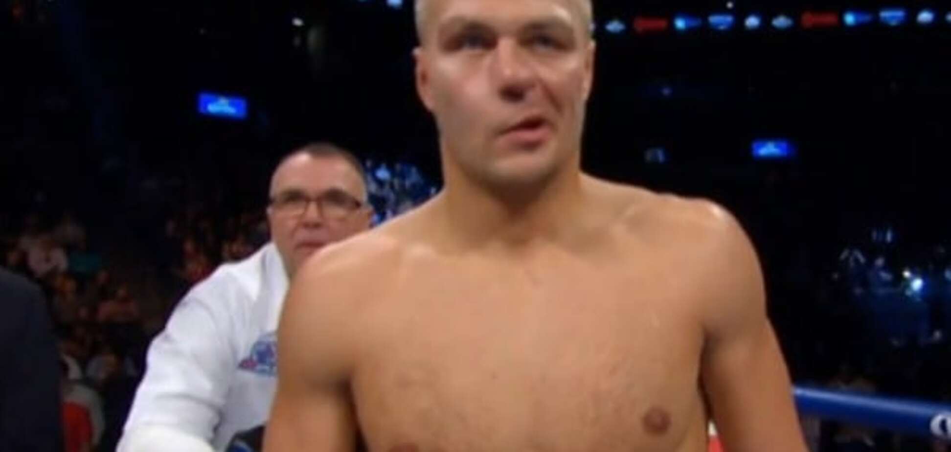 Скандальний боксер Глазков вийшов на чемпіонський бій без прапора України