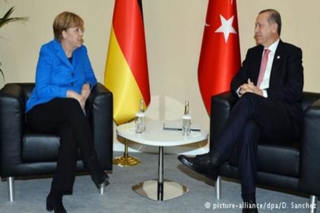 Меркель: Туреччині до вступу в ЄС 'ще довго йти'