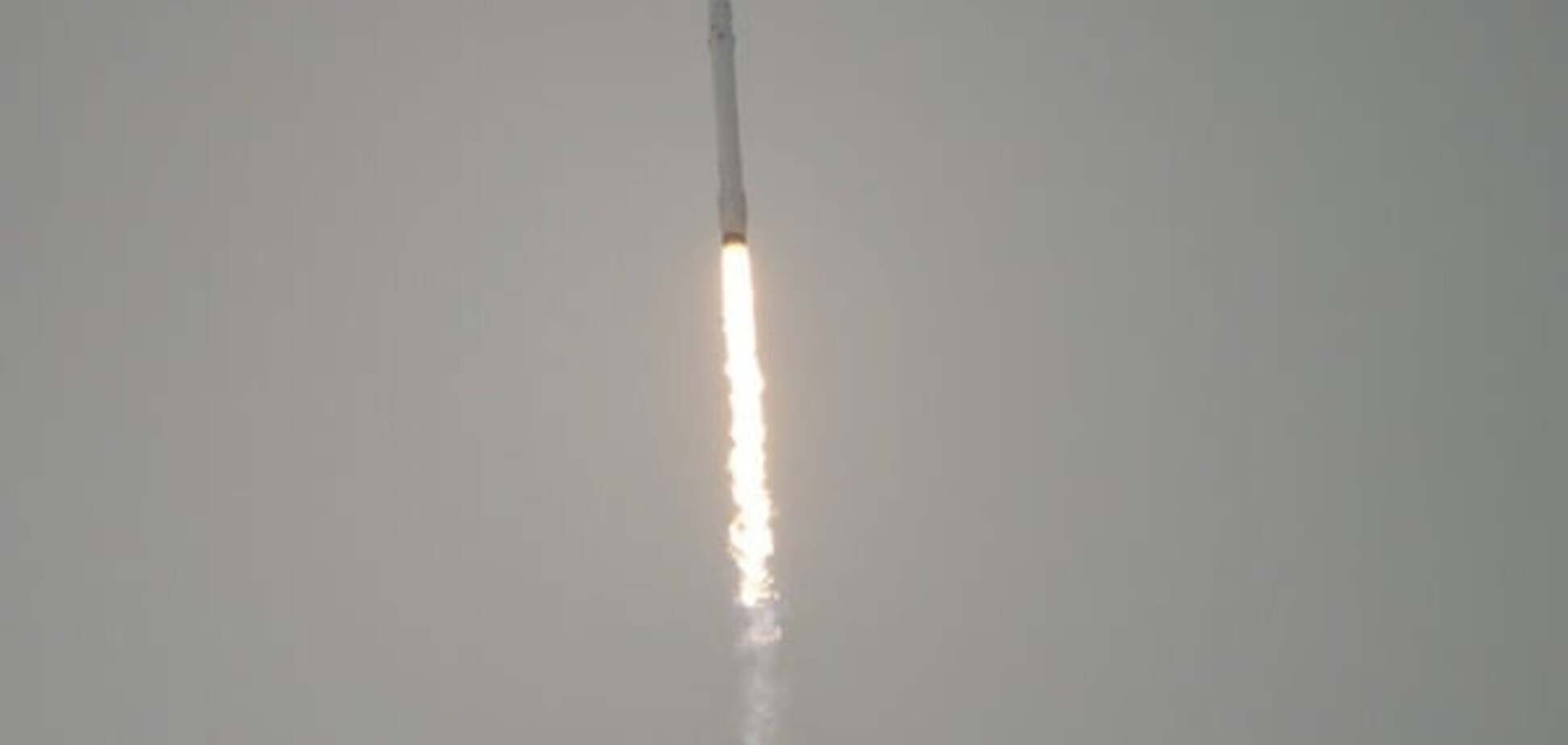 У США запустили ракету-носій Falcon 9 із супутником: фото і відеофакт