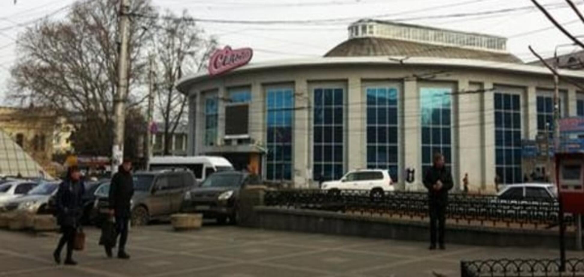 В Україні набуває чинності обмеження постачання товарів до Криму