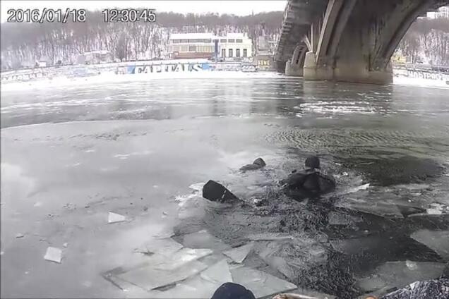 Смертельный прыжок: в Киеве произошло два ЧП на мостах