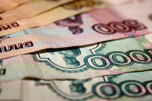 Bloomberg: швидше російського рубля дешевшає тільки ранд ПАР