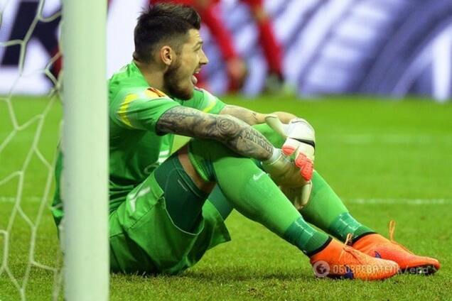 Вратарь сборной Украины объявил бойкот СМИ